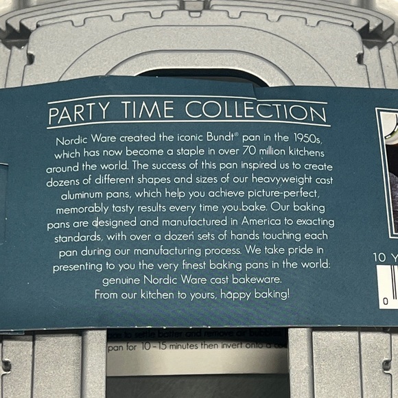 NWT Nordic Ware Stadium Bundt Pan - Picture 8 of 12